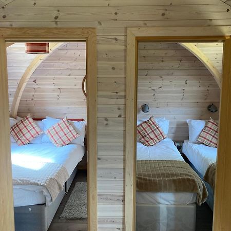 فندق Rabbit Glamping Pod School House Farm Leighton  المظهر الخارجي الصورة