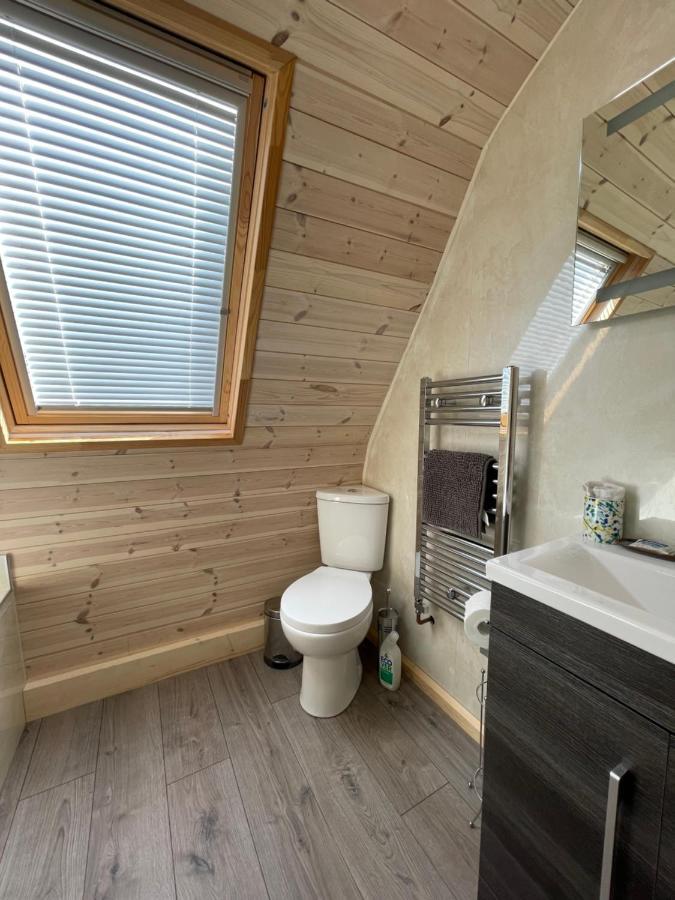 فندق Rabbit Glamping Pod School House Farm Leighton  المظهر الخارجي الصورة