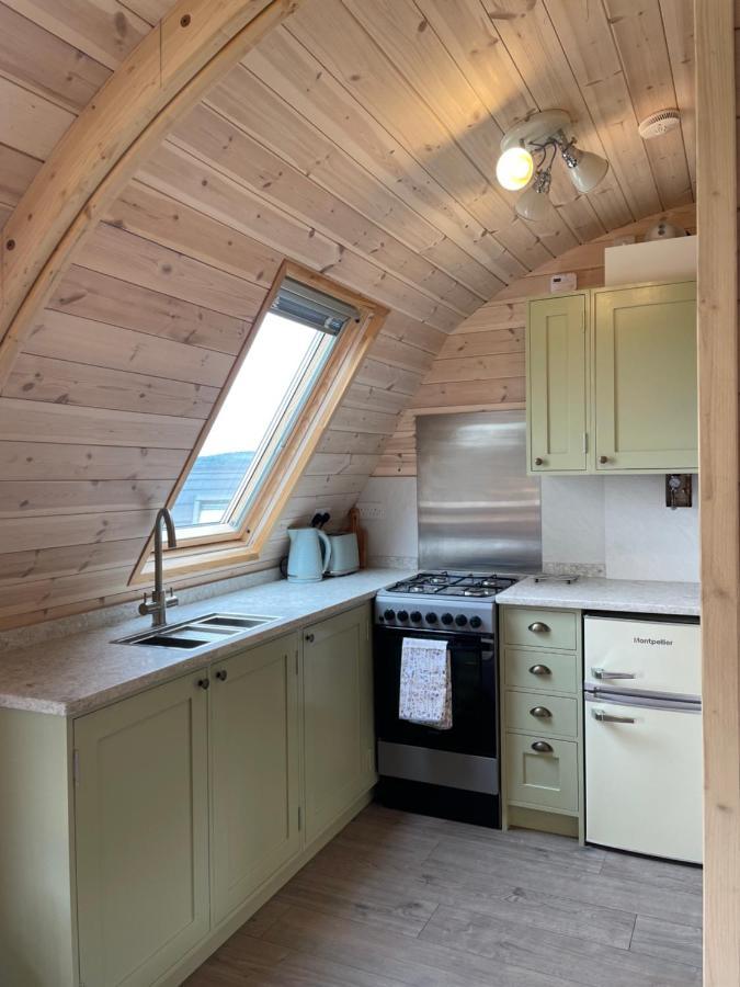 فندق Rabbit Glamping Pod School House Farm Leighton  المظهر الخارجي الصورة